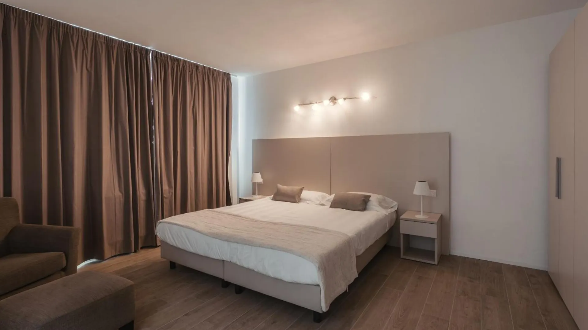 Siena Hills Apartments 0*,  Italien
