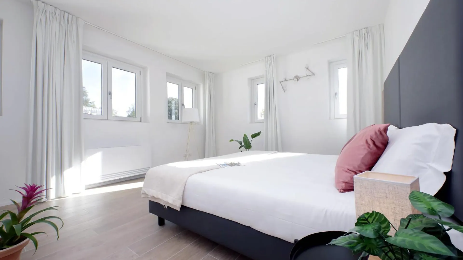Siena Hills Apartments Apartahotel