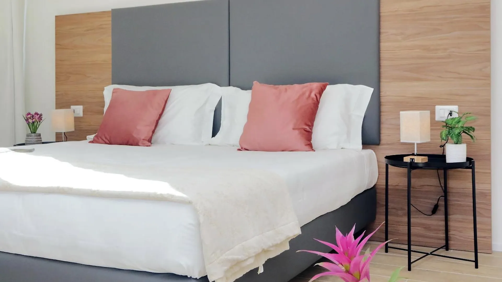 Siena Hills Apartments Apartahotel