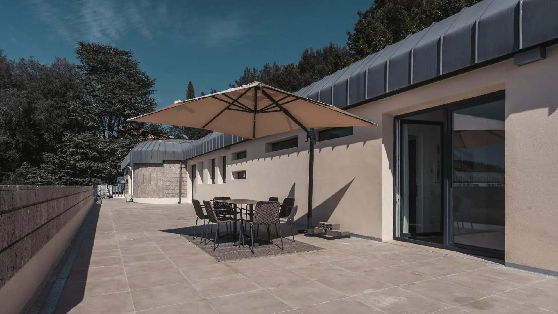 Siena Hills Apartments Apartahotel